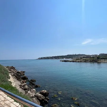 - 4 People - Parking - Terrace Apartment *