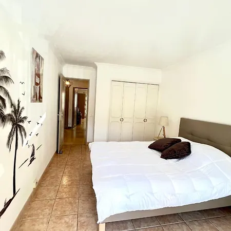 - 4 People - Parking - Terrace Apartment *