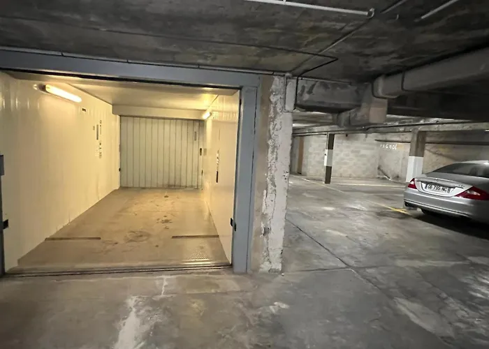 - 4 People - Parking - Terrace شقة