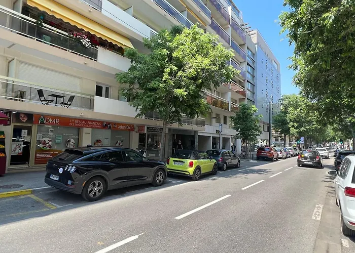 - 4 People - Parking - Terrace شقة